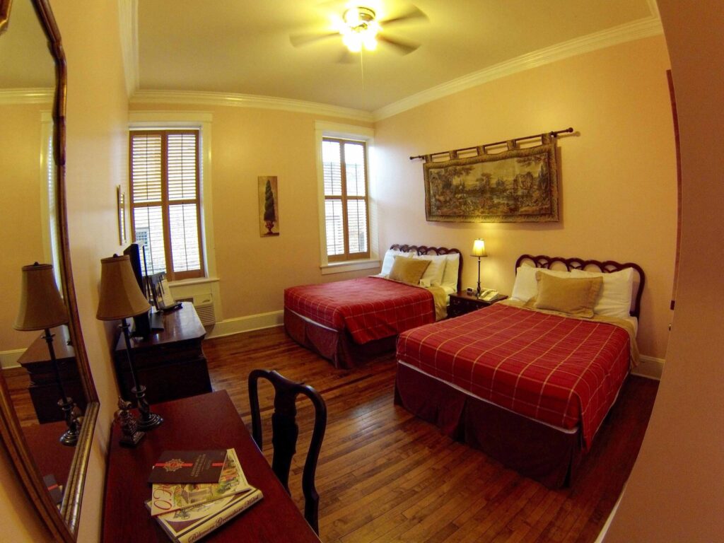 doublequeen1-edit-scaled